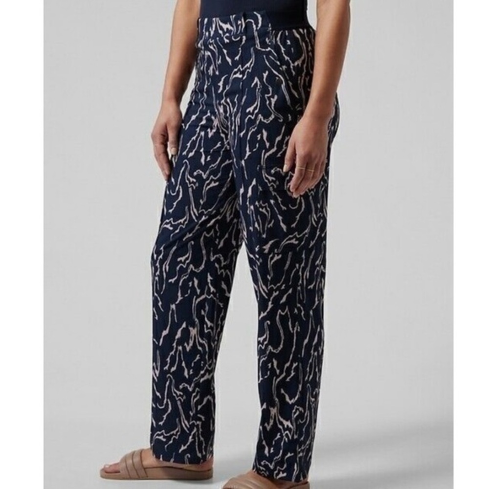 Athleta NWT Printed Vienna Cargo Pant SIZE 4